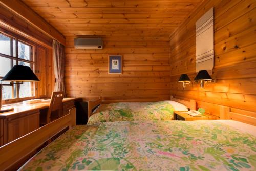 Cottage with Lake View Hokkaido Wagyu and Crab Dinner Included