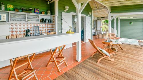 Bar/lounge, Beausejour Guest House in Pointe-Noire