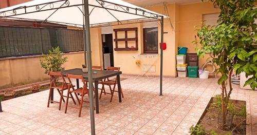  Domumontegrappa - Appartamento indipendente con giardino - Sestu in Sestu