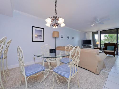 Hibiscus 201-D, 2 Bedrooms, Ocean View, 3 Pools, Spa, Sleeps 6