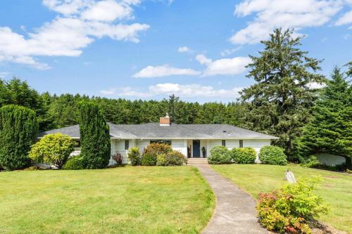 Lake House Unit 1 - image 12