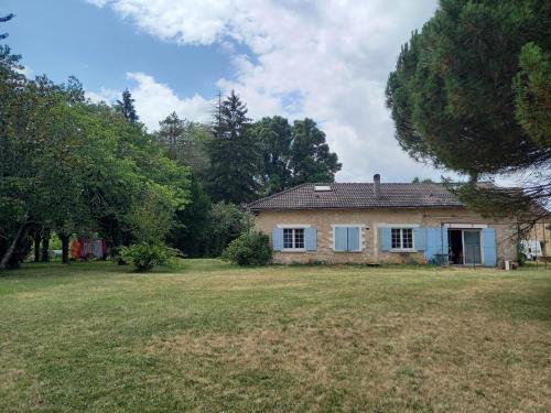 Maison au calme sur une propriété de 40 hectares - Bassillac