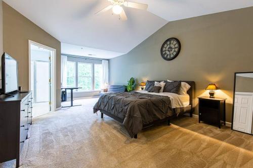 The Nest at Harmony Woods: Lux DC getaway + office in เจอร์แมนทาวน์ (MD)