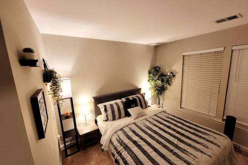 The Nest at Harmony Woods: Lux DC getaway + office in Germantown, USA