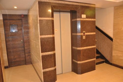 Facilities, Hotel Sms Grand Inn in Thottapalayam