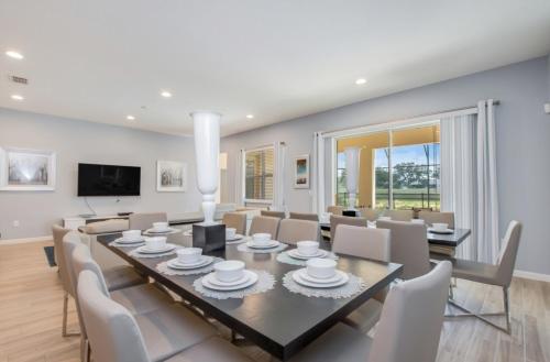 Dreams Come True in Barcelona Pool Home - image 11