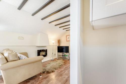 The Hayloft St Florence - image 4