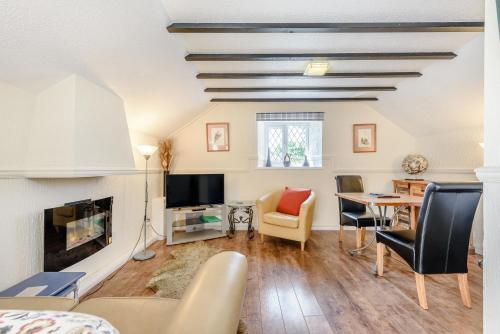 The Hayloft St Florence - image 8