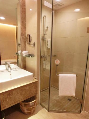 room detail thumbnail 2