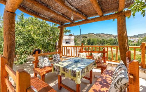 Beautiful home in Ribera Baja - Alcala l with Outdoor swimming pool, WiFi and 7 Bedrooms gîte à louer Santa Ana
