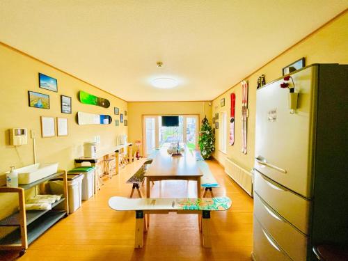 yellow house niseko - Accommodation - Kutchan