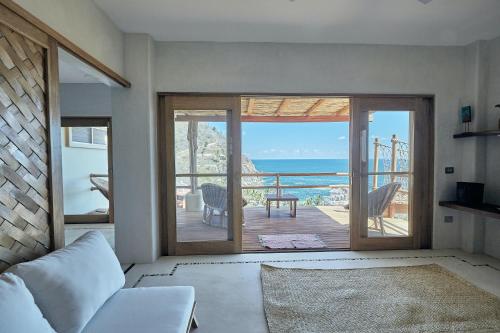 Casa Roni - 5 Bedroom Luxury Villa with Ocean View