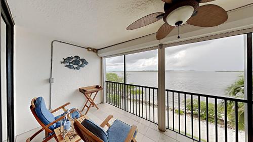 Bay View Tower 233 Sanibel Harbour - image 2