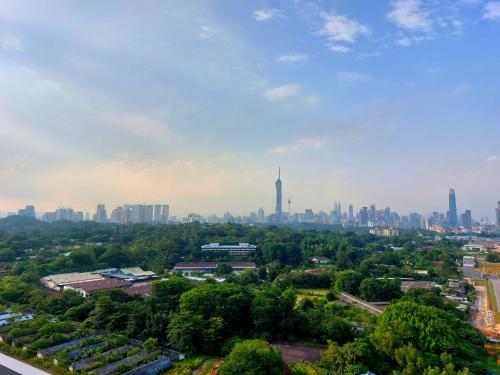 COLONIAL HIDEOUT with KL skyline view - 5 mins to Mid Valley in 新街场