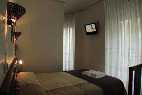 Hostal Esmeralda - image 11