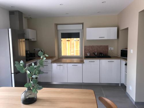Kitchen, Les 4 gites de la Saisse in Pont-de-Poitte