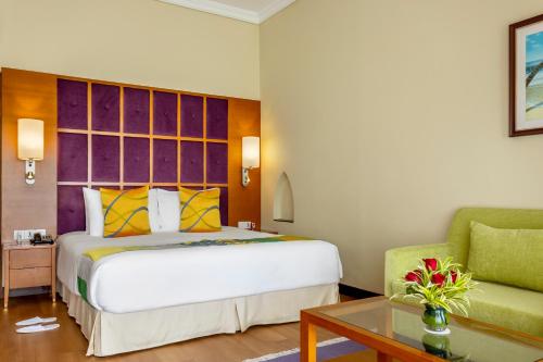 Guestroom, Caravela Beach Resort in Goa