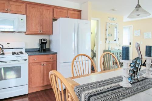 Sunset Pointe, Hampton (photo 6)