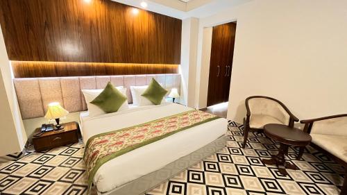 IP Royal Hotel - Couple Friendly Near Yamuna Sports Complex, Karkardooma New Delhi