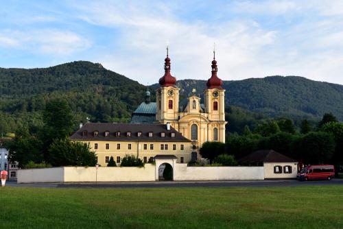 Restaurace U Matěje B&B (Restaurace U Mateje B&B) in Nove Mesto pod Smrkem
