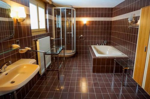 Vannas istaba, Grosse 2 ZImmer Wohnung mit Terrasse in Pfäfers