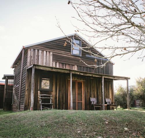 The Dairy - 2 Story Rustic style accommodation with Mod Cons