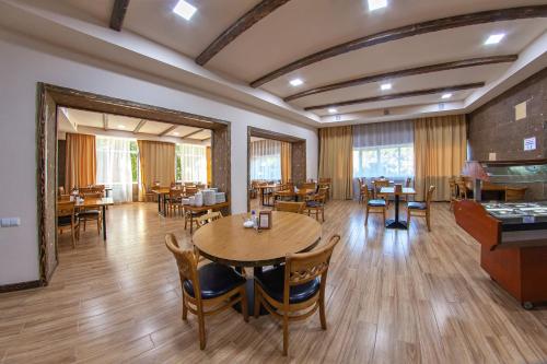 Restaurant, Vanadzor Armenia Hotel in Vanadzor
