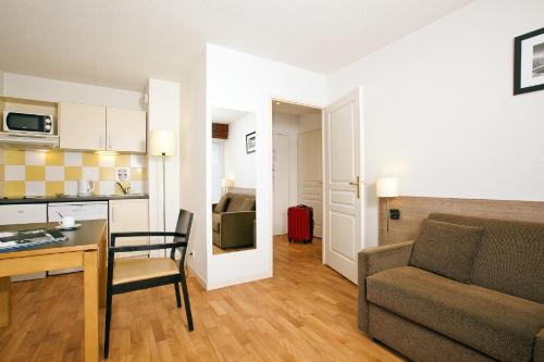 Residhome Genève Prévessin Le Carré d'Or - image 11