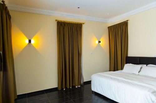 3 bedroom fully furnished Available for Rent in Labone