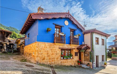 Awesome home in Carabanzo