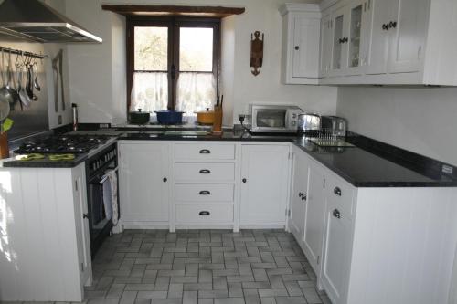 Konyha, Fosse Farmhouse Holiday Cottages in Nettleton