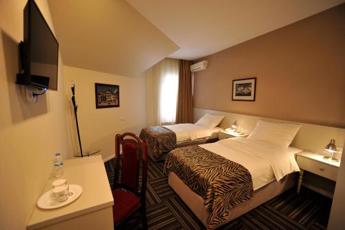 Double or twin room, economy