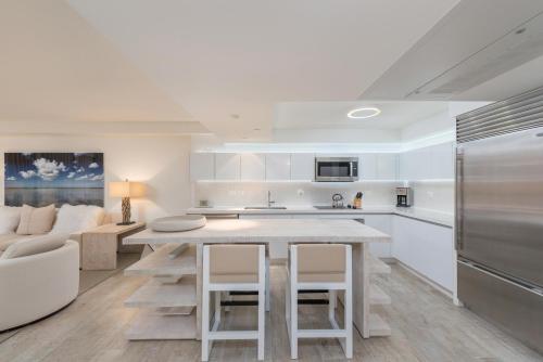 1 Bedroom Direct Ocean Front South Beach 5 Star Condo Hotel - 944 - image 11