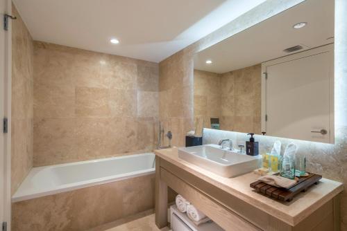 1 Bedroom Ocean View located at 1 Hotel & Homes South Beach -1010 - image 6