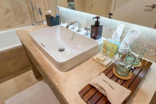 1 Bedroom Ocean View located at 1 Hotel & Homes South Beach -1010 - image 11