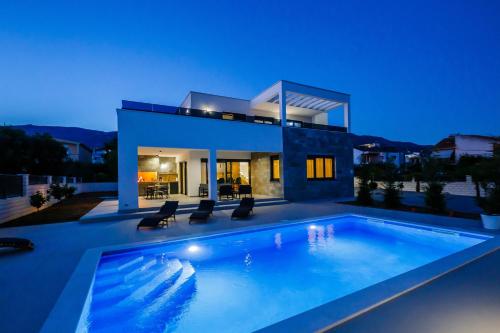 Villa Luka – khách sạn tại Kastel Kambelovac