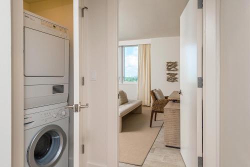 1 bedroom located in 1 Hotel and Homes South Beach -1127 - image 10