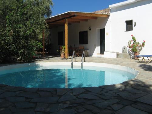  House Elea in Platanes