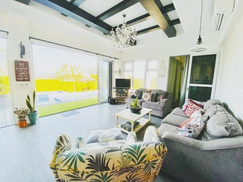 Facilities, 4 Bedroom Beachfront House with Private Pool in Batangas in Nasugbu