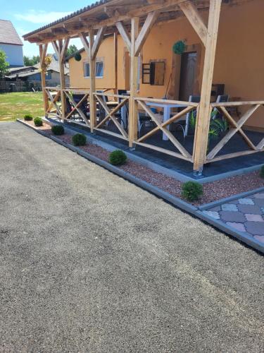  szandika vendégház in Tiszaújváros