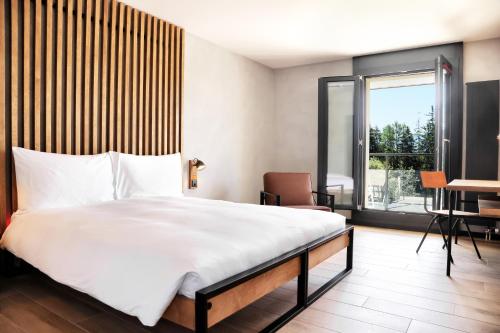 Double or twin room, deluxe