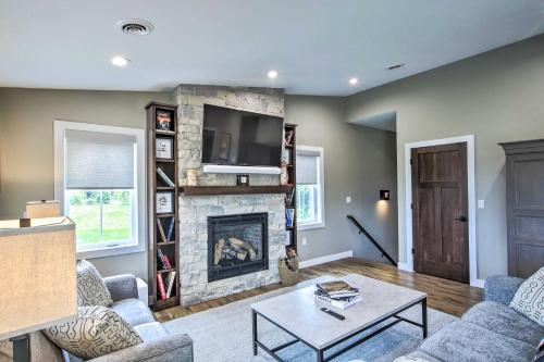 Chic Plymouth Townhome Less Than 1 Mi to Road America in Plymouth, USA