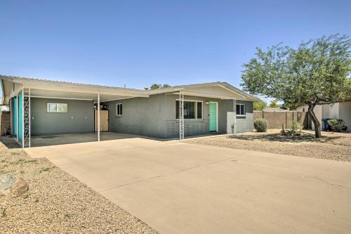 Tempe Retreat with Spacious Yard about 1 Mi to ASU!