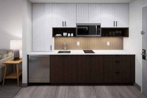 Kitchen, Staybridge Suites Lexington S Medical Ctr Area By IHG in Lexington (KY)