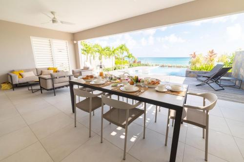 ระเบียง/ชานเรือน, Eden Roc Villas in เลอ ยามัน