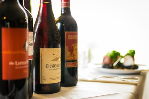 5 Corners Guest Inn - image 10