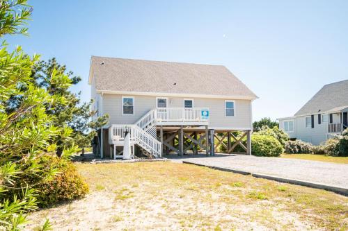Katie Lou's Place by Oak Island Accommodations image