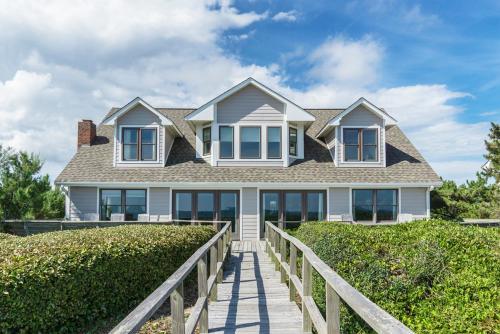 Jonahs Whale by Oak Island Accommodations image