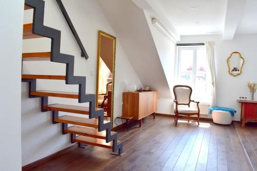 Lux Duplex rooftop loft with an amazing terrace & home cinema, Praha