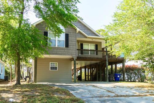 Island Delight by Oak Island Accommodations image